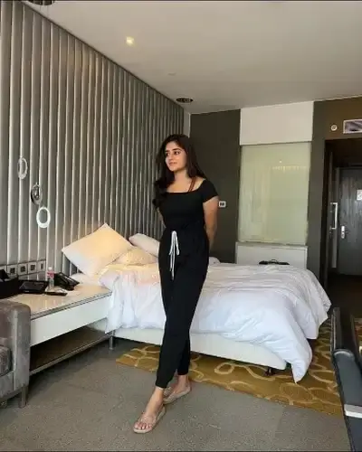 Hinganghat Call Girl Service